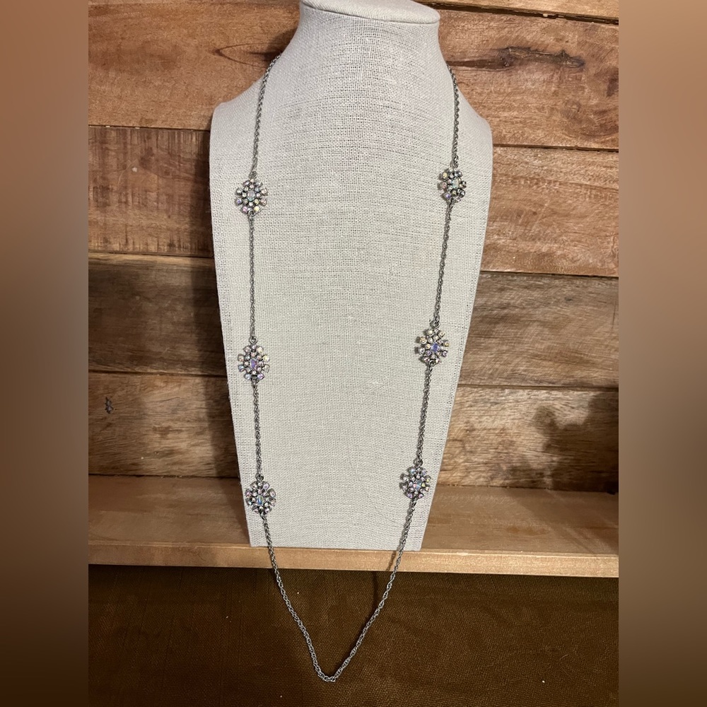 Ann Taylor snowflake crystal necklace